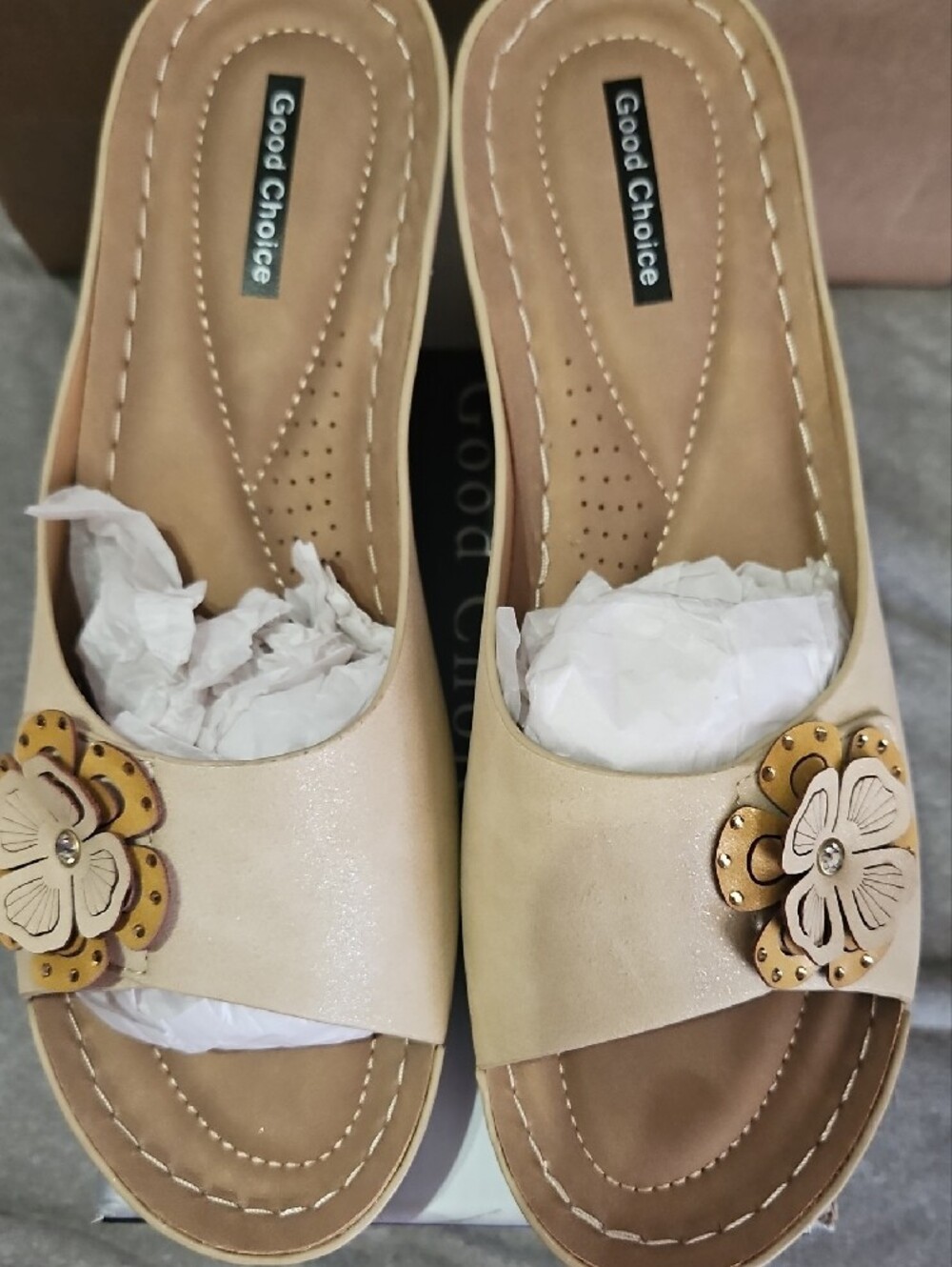 Good Choice Naples Natural Cream Women's Slip-On Mules with Floral Accent - Picture 2 of 5